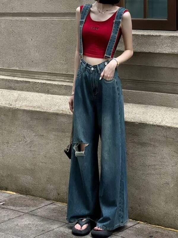 Fashionable hot girl ripped denim overalls - Image 3