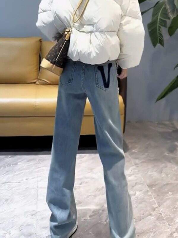 Narrow straight leg jeans for women - Image 3