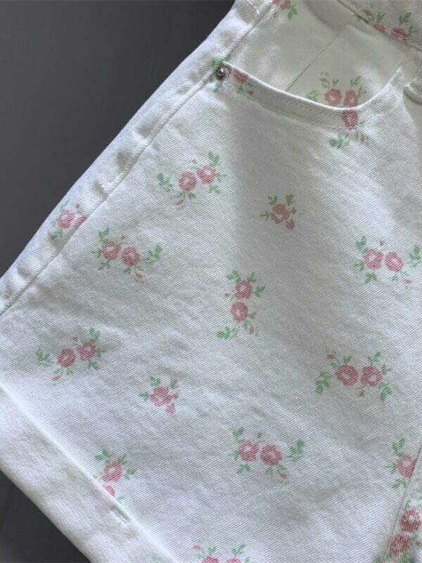 White floral flared denim shorts - Image 3