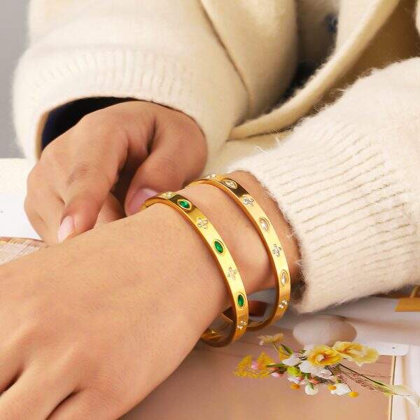 Light luxury diamond studded clover bracelet - Image 3