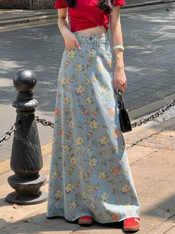 Tailored and personalized hip hugging skirt - Image 5