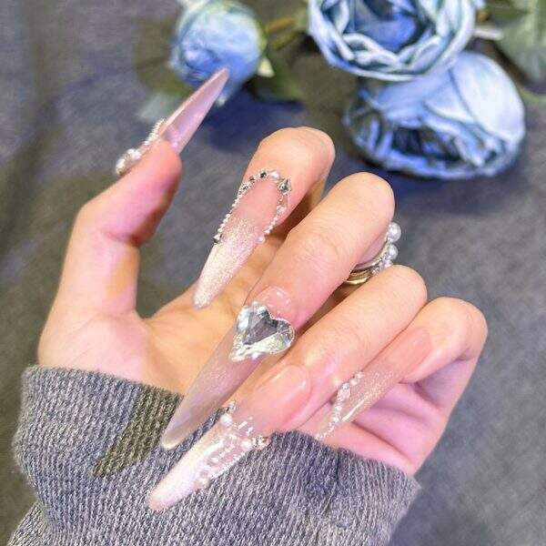 wearable nails - Image 1