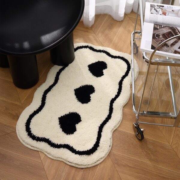 Black and white heart-shaped bathroom carpet - Image 2
