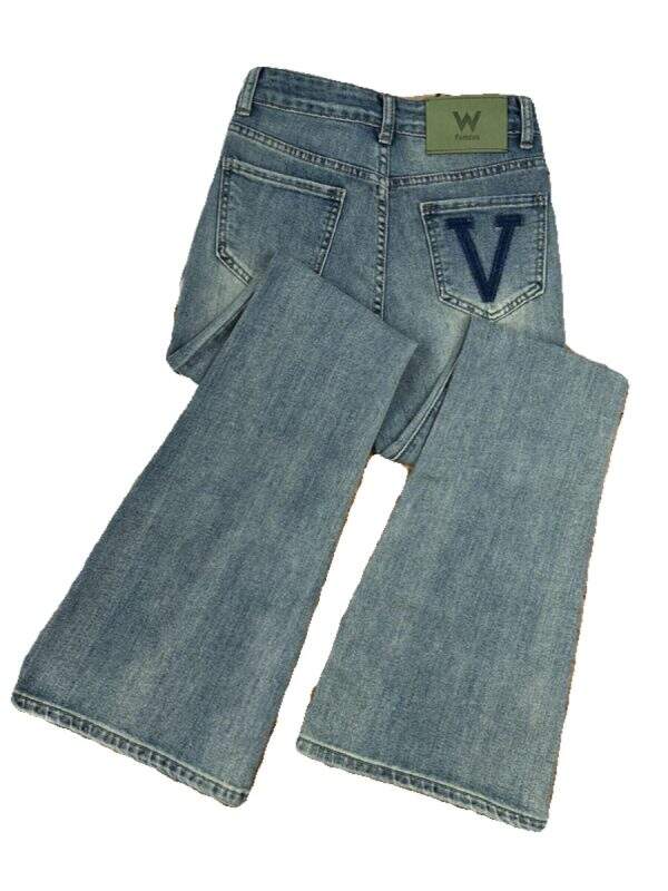 Design inspired letter micro flared jeans - Image 5