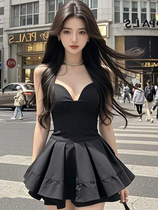 Strapless, slim fit, waist cinching small black dress - Image 2