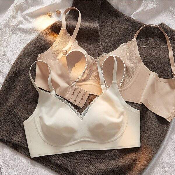 Breast-enhancing bras - Image 1