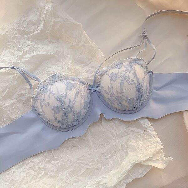 Sexy lace lingerie for pure teenage girls - Image 2
