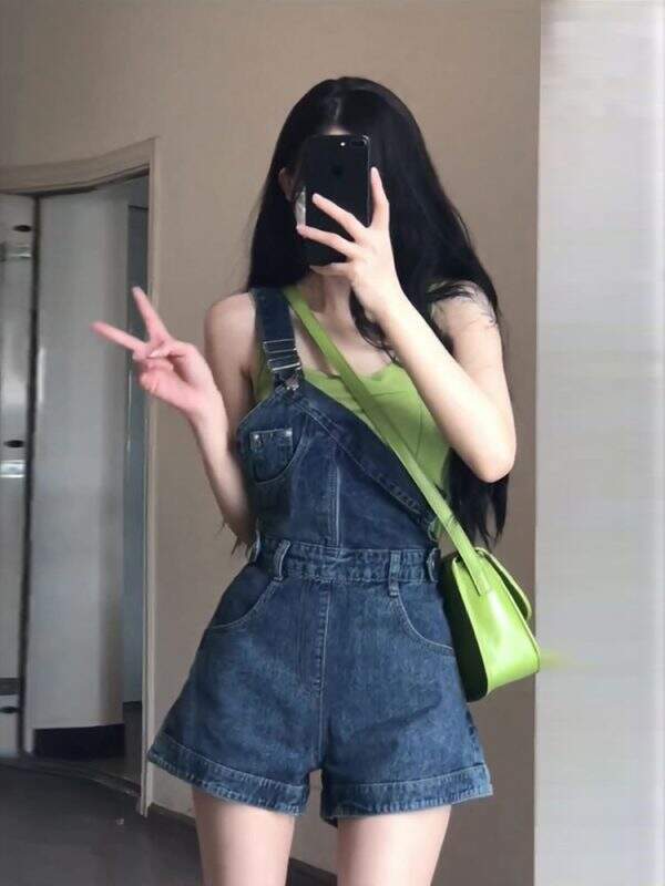 Casual shoulder strap denim shorts - Image 3