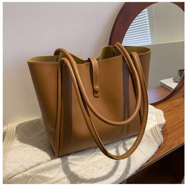Luxury vintage handbag - Image 1