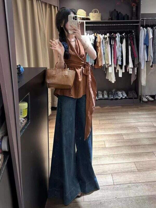 Vintage washed wide leg jeans - Image 2