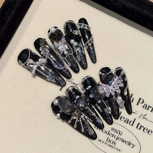 wearable nails - Image 1