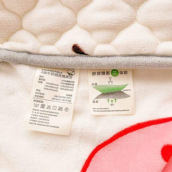 Milk velvet duvet cover with cotton bed sheet - Image 4