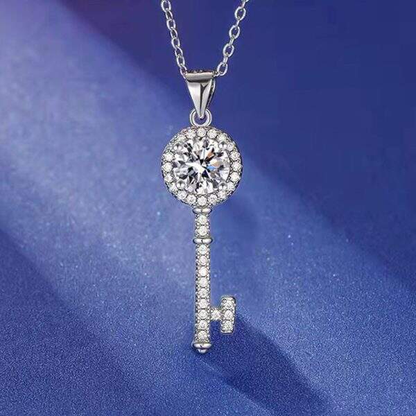 Key pendant necklace - Image 1