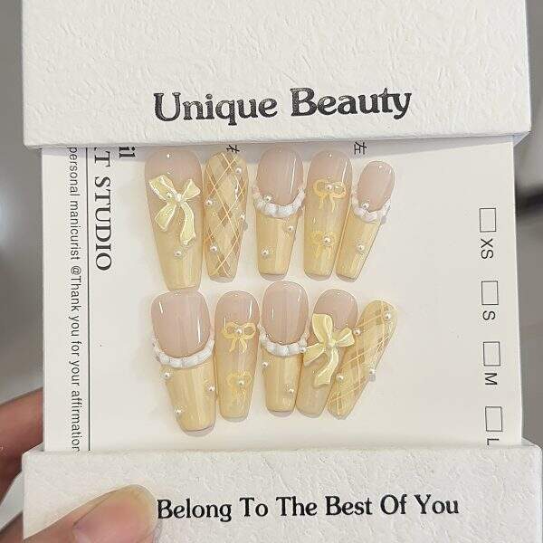 Yellow wearable nails - Image 1