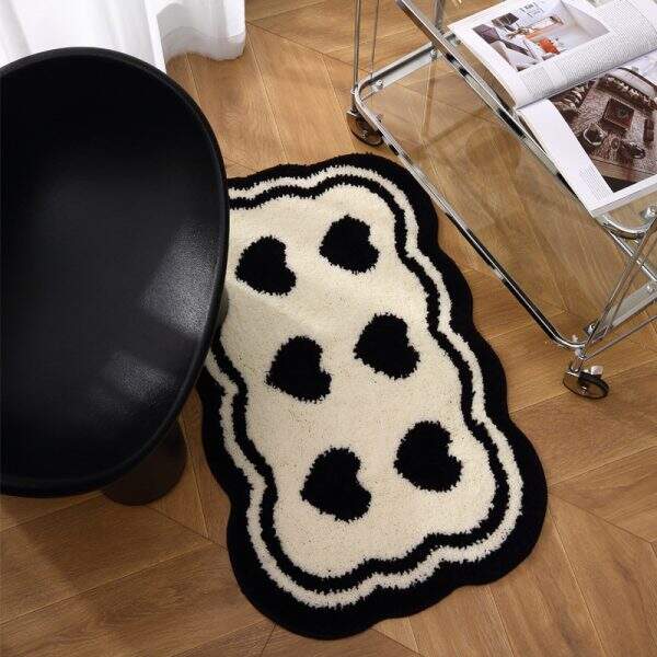 Black and white heart-shaped bathroom carpet - Image 4