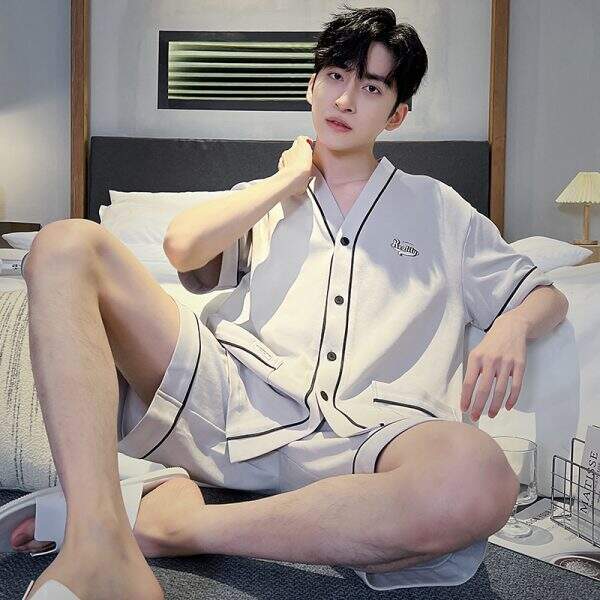 Lightweight and comfortable pajama set - Image 1