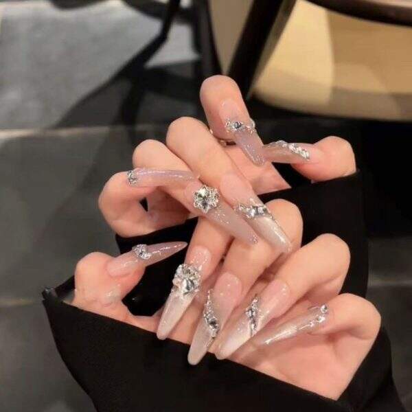 wearable nails - Image 1