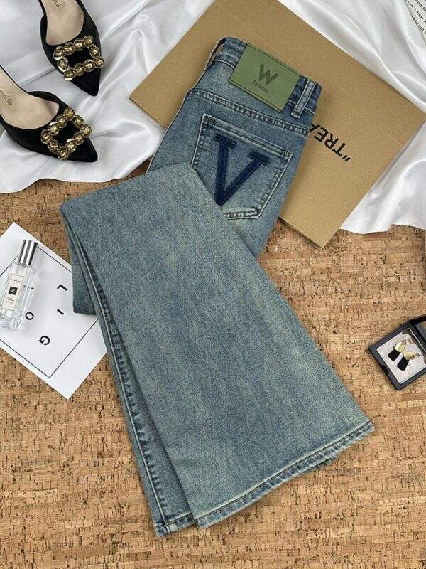 Design inspired letter micro flared jeans - Image 2