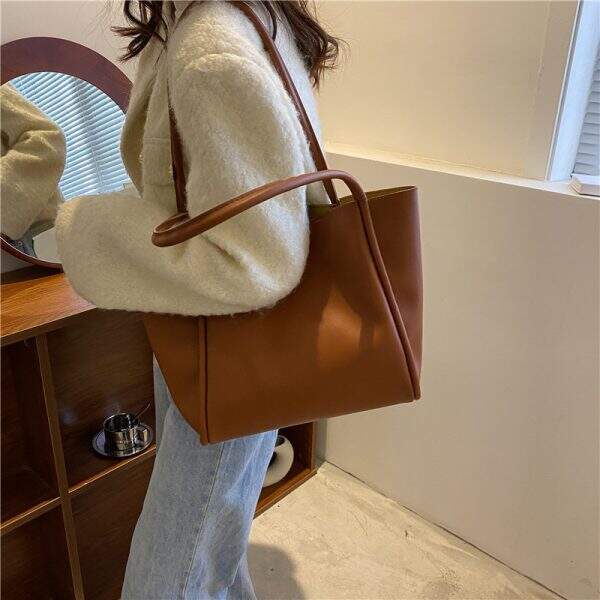 Luxury vintage handbag - Image 2