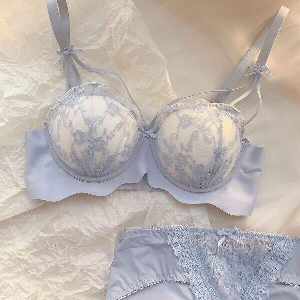 Sexy lace lingerie for pure teenage girls - Image 1