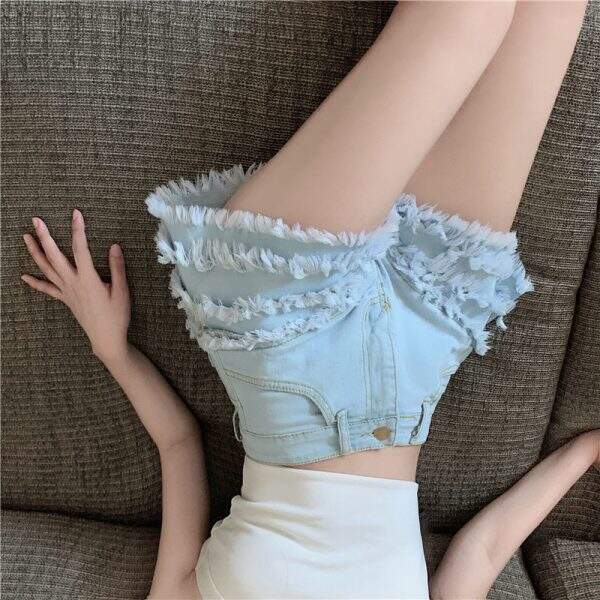 High-waisted denim shorts - Image 4