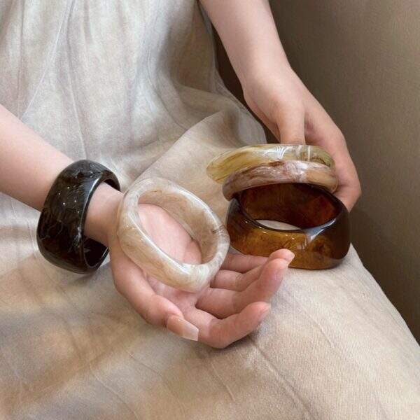 Acrylic bracelet - Image 1