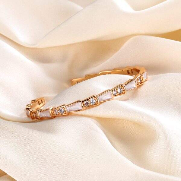 Cross border precision white shell mother spirit snake bracelet for women - Image 2
