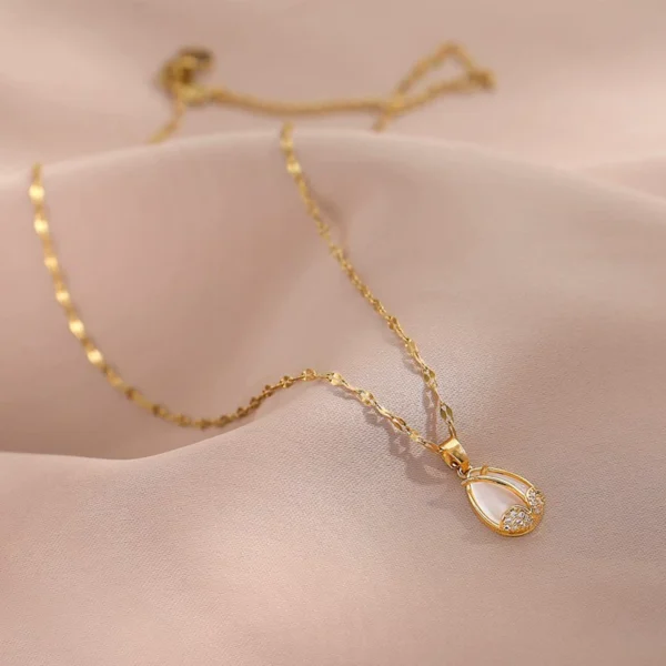 Flower necklace - Image 4