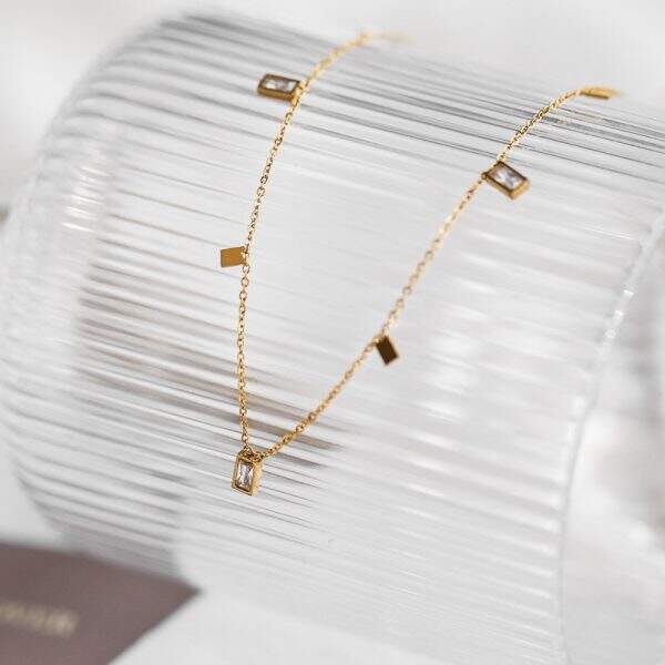 Luxurious and lightweight square crystal tassel necklace - Image 4