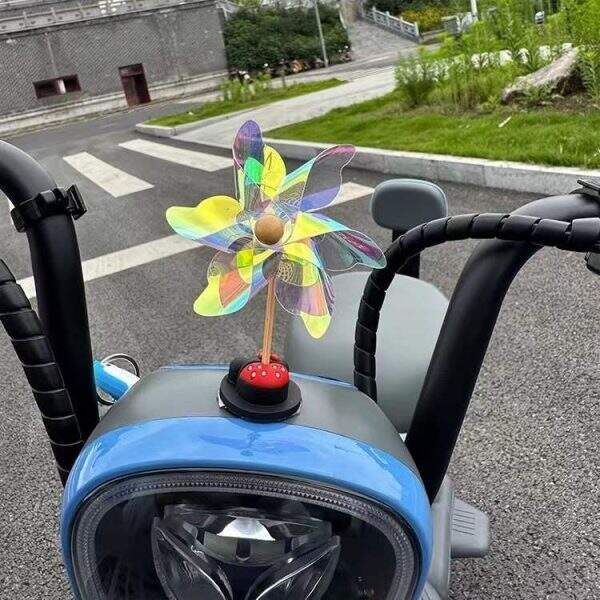 Electric scooter decoration - Image 4