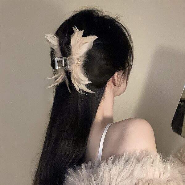 Feather hair clip - Image 1