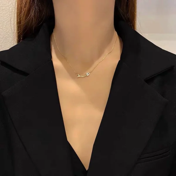 Luxury fishbone pendant necklace - Image 2