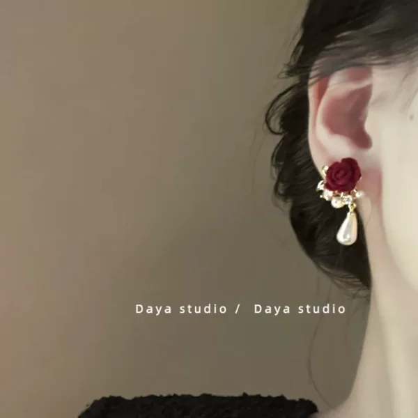 Velvet rose earrings - Image 2