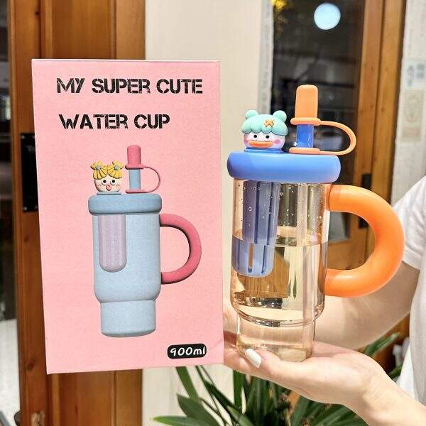 High quality plastic cup with suction cup - Image 1
