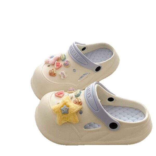 Students are allowed to wear flip flops with a toe cap outside - Image 5