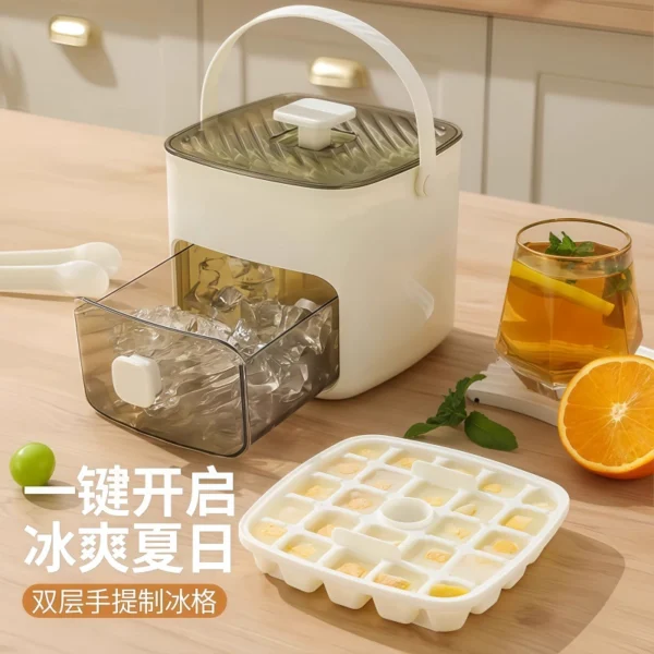 Press the ice cube in the ice tray - Image 2