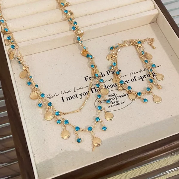 Necklaces, outlets, women's accessories - Image 3