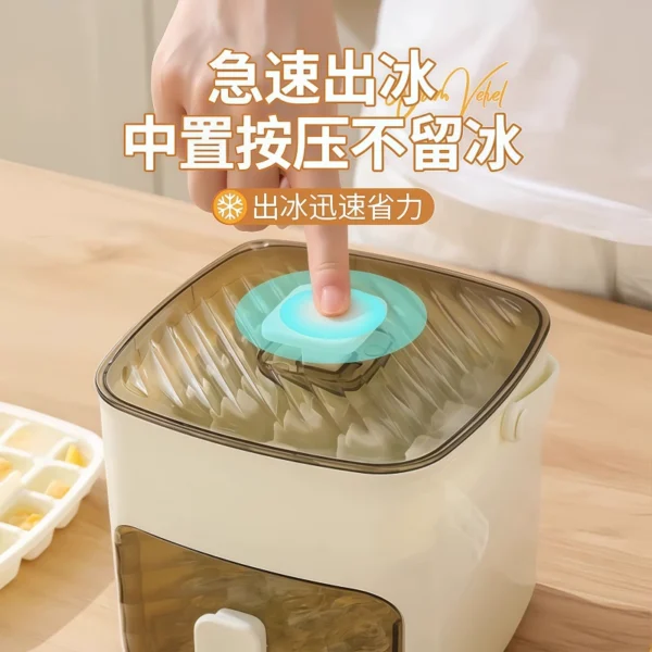 Press the ice cube in the ice tray - Image 3