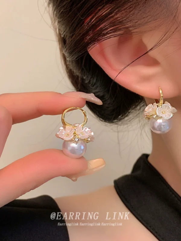 Premium Flower Pearl Earrings - Image 1