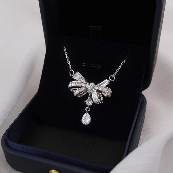 Diamond bow necklace - Image 3