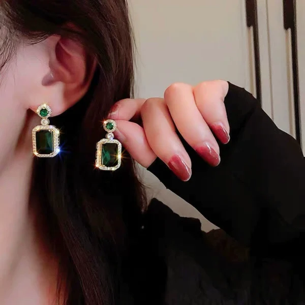 18K gold emerald square earrings outlets - Image 2