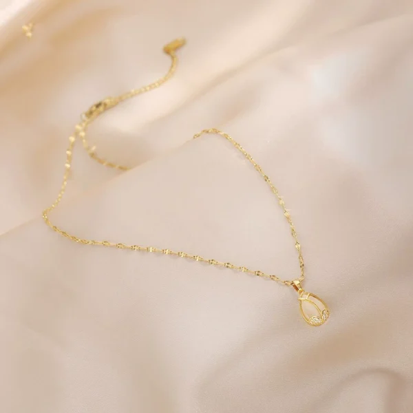 Flower necklace - Image 3