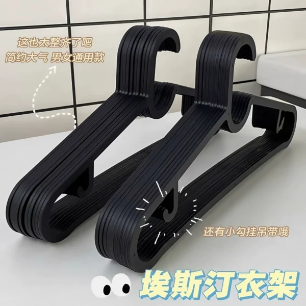minimalist plastic clothes hanger - Image 5