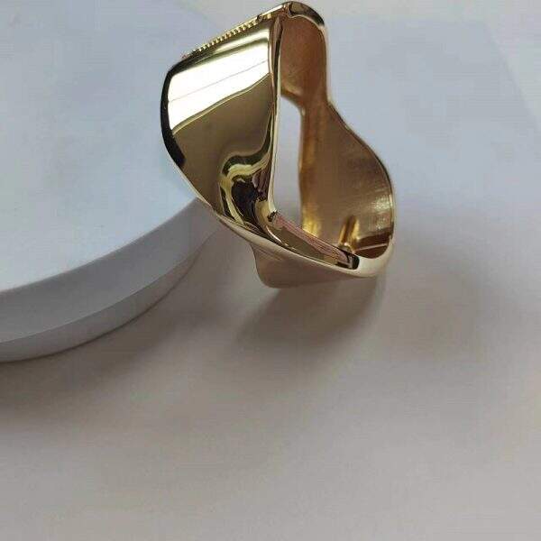 Cool style metal alloy bracelet - Image 2