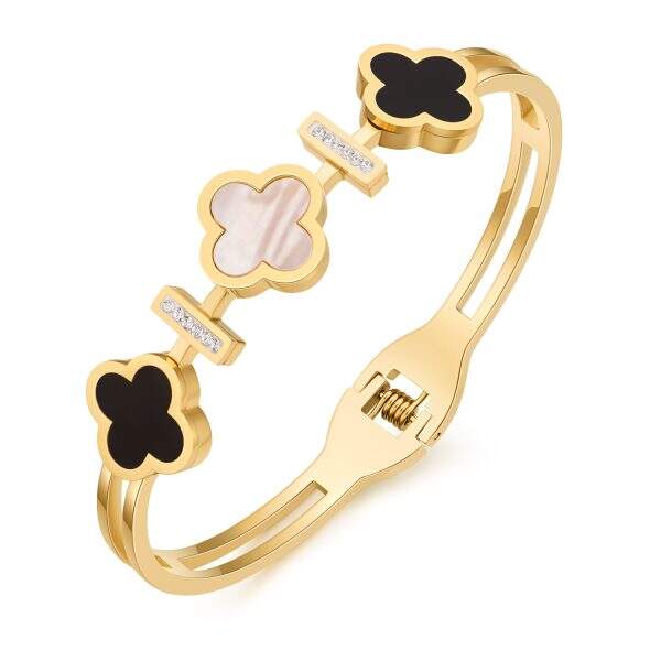 Wenjian Lucky Clover Diamond Bracelet - Image 5