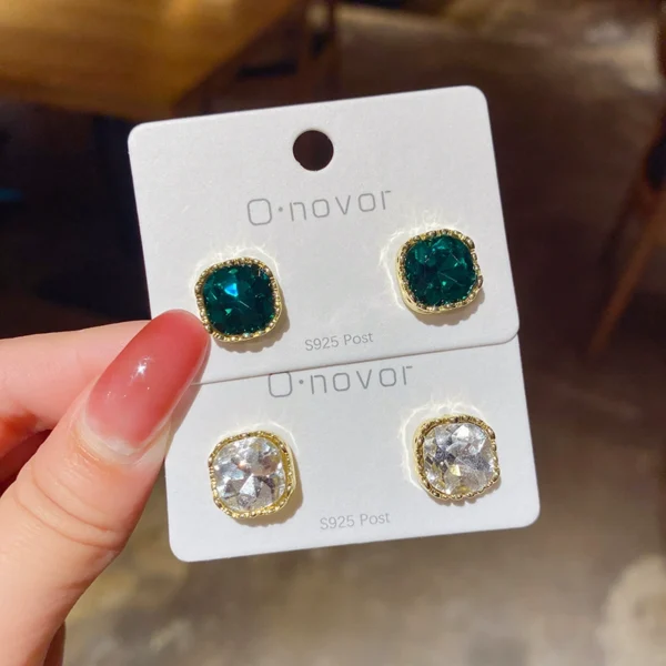 18K gold square diamond studded earrings - Image 1