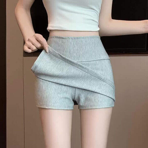 Sporty short skirt for women - Image 1