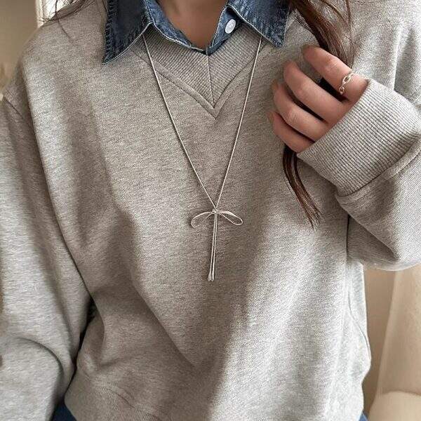 Bow pendant necklace - Image 1