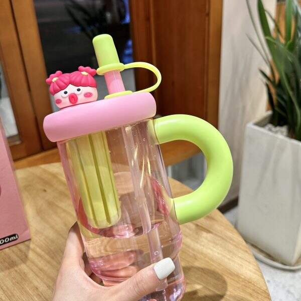 High quality plastic cup with suction cup - Image 3