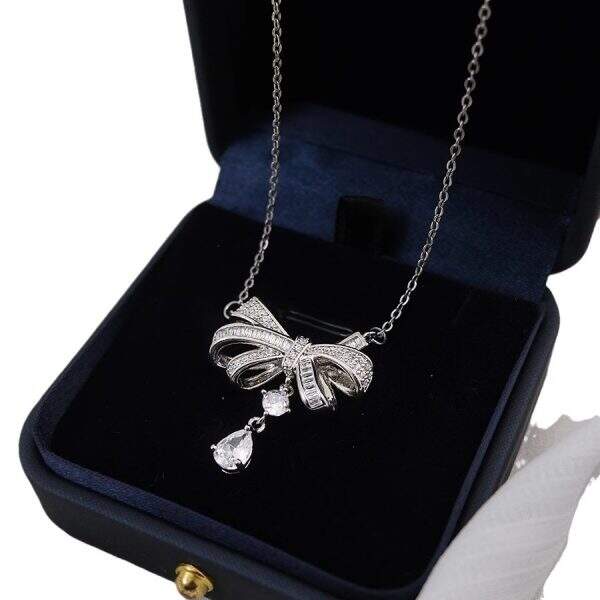 Diamond bow necklace - Image 5